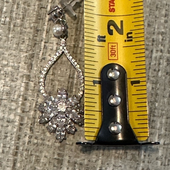 Sophisticated Silver Crystal Earrings Dangle Drop Prong Set Wedding PAGENT 4134 - Picture 10 of 11